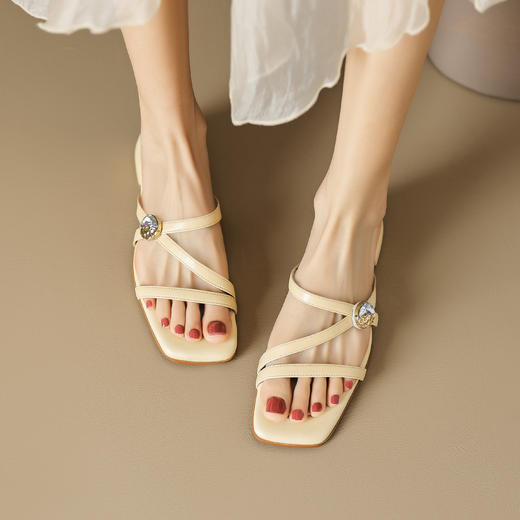 舒适百搭，真皮低跟夏季拖鞋OFSM-XY6760 商品图3