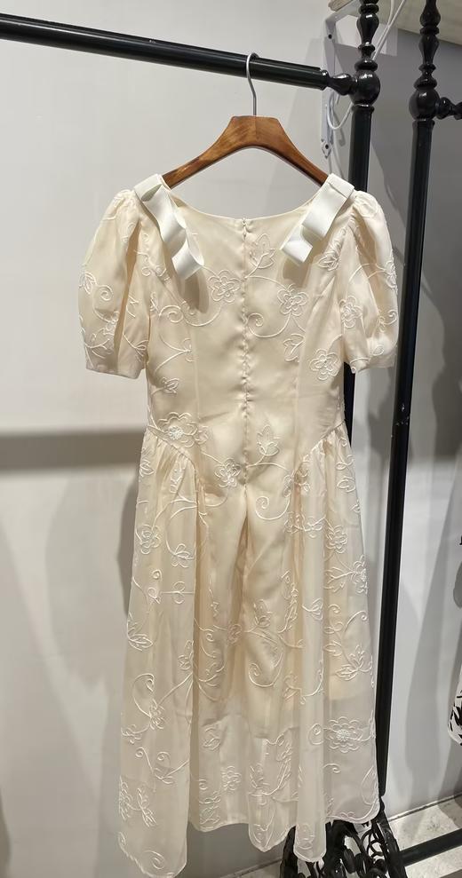 【门店同款】夏季重工刺绣蝴蝶结连衣裙 150627239 商品图3