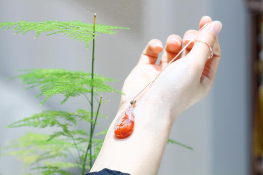 南红冰飘吊坠     镶嵌：18k金 商品图4