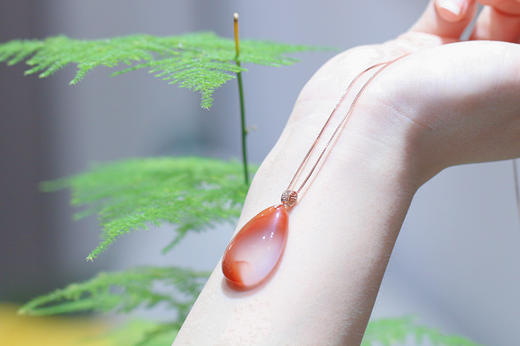 南红冰飘吊坠   镶嵌：18k金 商品图6