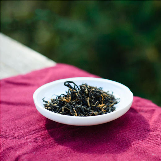 【原生态 原产地】桃渊茗 私享一级金骏眉 武夷红茶 300g/盒 礼盒装 商品图3