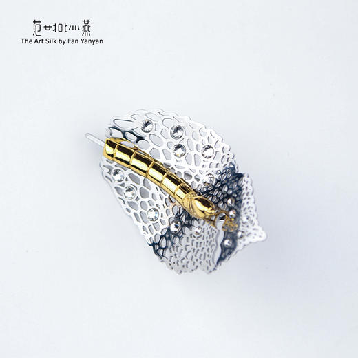 鎏金蚕胸针 商品图3
