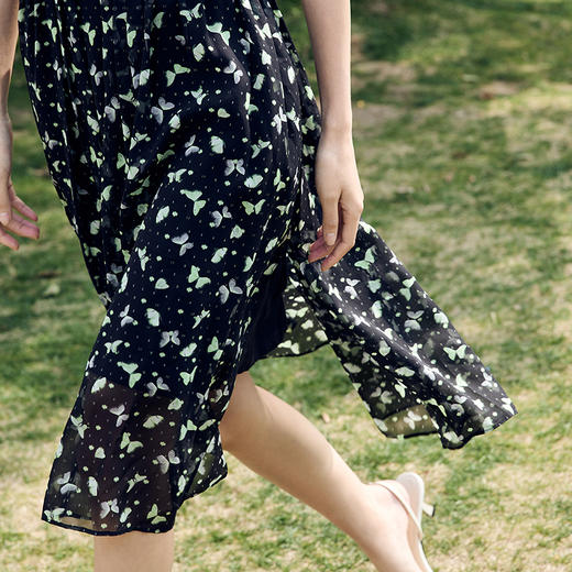 玳莎印花真丝连衣裙优雅2024夏季新款气质圆领显瘦A字碎花裙   DB35104 商品图3