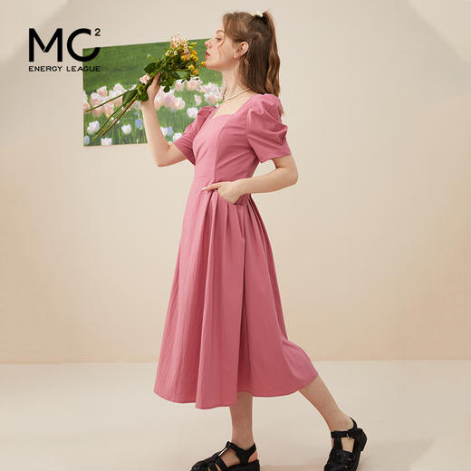 mc2方领连衣裙女收腰打褶口袋设计法式复古赫本风气质高级感长裙 商品图0