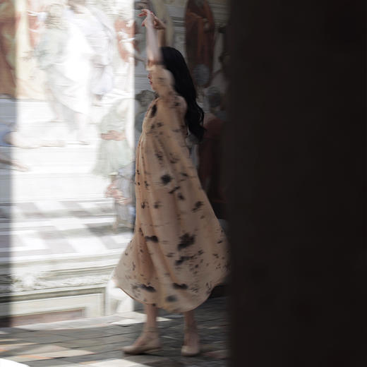 绽放363朵【甜茶系列·白茶】天丝苎麻手绘泼墨山脉国画连衣裙 商品图3