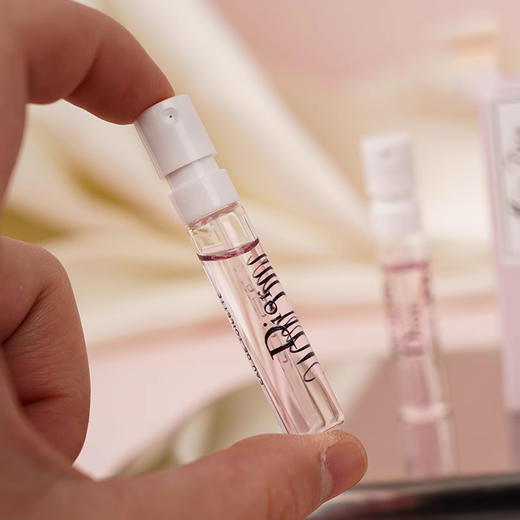 【5.24】迪奥小姐玫影花境香水2ML 商品图2