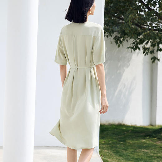 玳莎18mm双绉面料V领真丝连衣裙2023夏季新款门襟系带简约通勤中长款衬衫裙  DB35203 商品图3