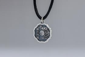 矩德泉坊 纯银手作   驱邪降福背五毒图（1.6厘米版）641