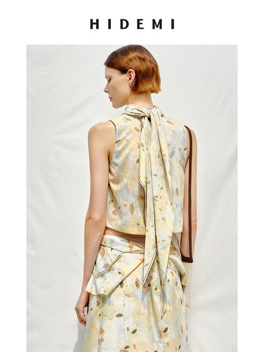 HIDEMI度假系列“夏日捕梦”限定款手绘印花几何三角形双面丝巾 商品图2