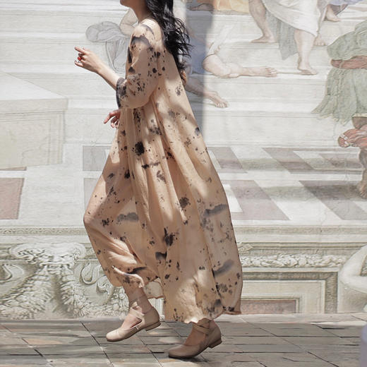 绽放363朵【甜茶系列·白茶】天丝苎麻手绘泼墨山脉国画连衣裙 商品图1