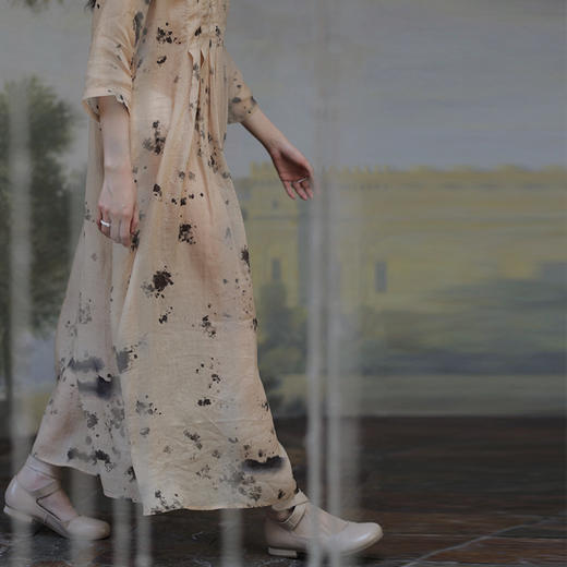 绽放363朵【甜茶系列·白茶】天丝苎麻手绘泼墨山脉国画连衣裙 商品图2