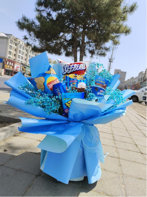 梦幻蓝零食花束（拼团） 商品图0