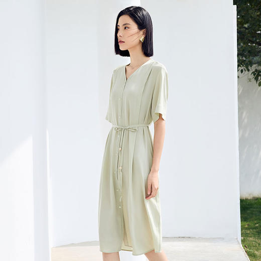 玳莎18mm双绉面料V领真丝连衣裙2023夏季新款门襟系带简约通勤中长款衬衫裙  DB35203 商品图2