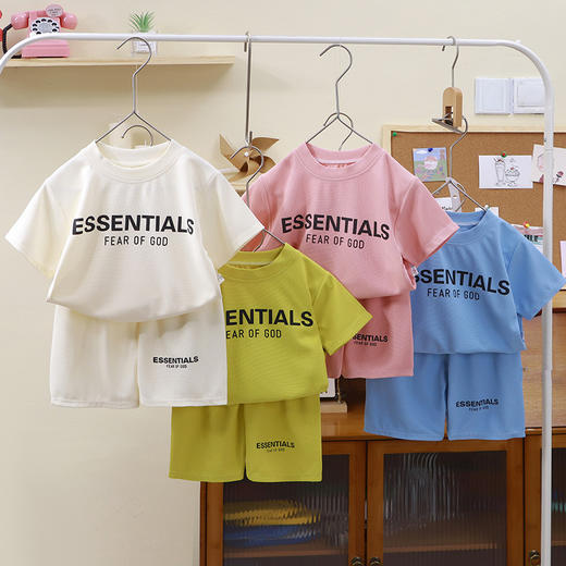 【时尚运动风❗️夏季华夫格儿童短袖套装】吸汗透气柔软亲肤贴身穿着舒适面料，男童女童韩版休闲字母夏装中大童童装  粉丝专属父亲节礼物新年礼盒年货礼盒 商品图0