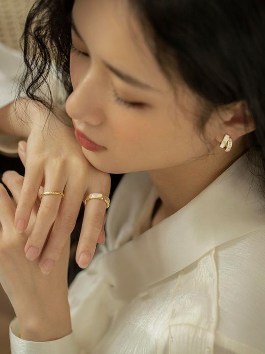 Oflye潮流饰品 轻奢贝壳戒指女新款小众设计食指戒精致开口戒指环潮 商品图2