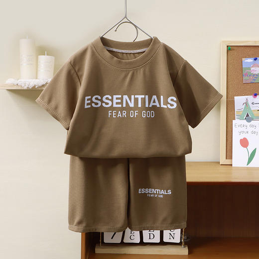 【时尚运动风❗️夏季华夫格儿童短袖套装】吸汗透气柔软亲肤贴身穿着舒适面料，男童女童韩版休闲字母夏装中大童童装  粉丝专属父亲节礼物新年礼盒年货礼盒 商品图4