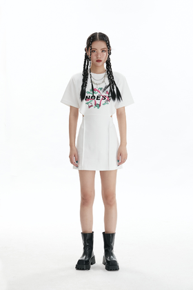 露腰针织连衣裙