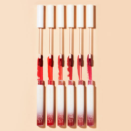 BOM碧波曼丝绒哑光锁色唇釉 4g #01落日红  #02靓丽桔红  #03桃粉色  #04莓果色  #05玫瑰豆沙  #06冷玫紫 商品图4