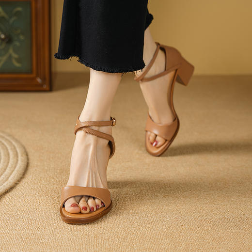 舒适百搭，罗马复古高跟羊皮凉鞋LCC-C9212 商品图4