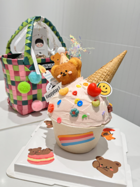 小熊冰淇淋 · 奶油蛋糕
