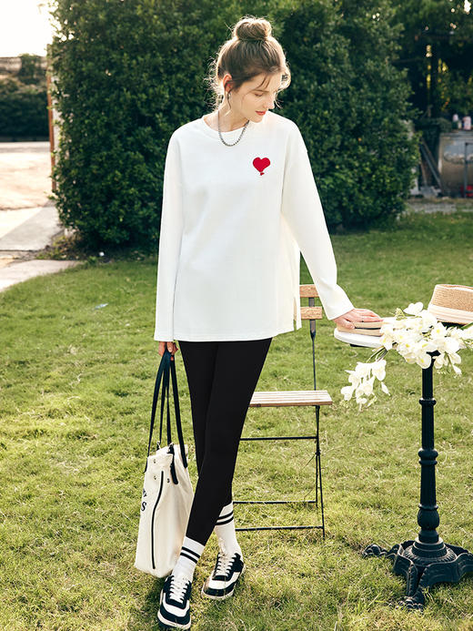 OLrain欧芮儿法式白色长袖T恤女春季2023年新款宽松爱心刺绣上衣 商品图3