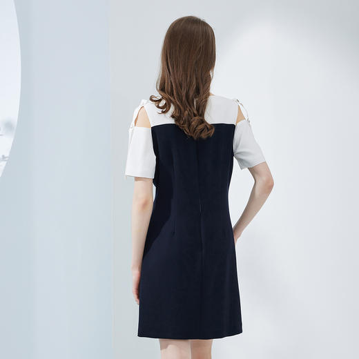 NF8N4斯尔丽瑟俪2023夏季新款设计浅漏肩肩带可脱卸修身显瘦连衣裙 商品图1