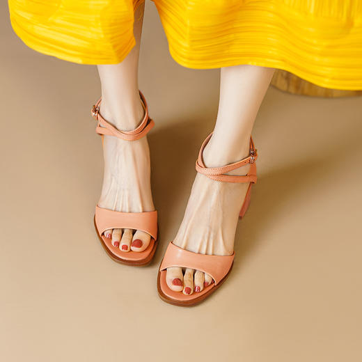 舒适百搭，罗马复古高跟羊皮凉鞋LCC-C9212 商品图7