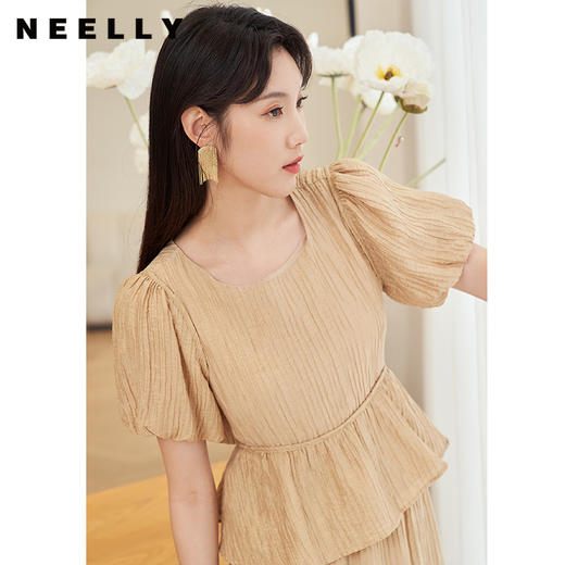 NEELLY纳俪肌理感小心机露背泡泡袖上衣女A字开叉半身裙时尚套装N23054Z05527 商品图2