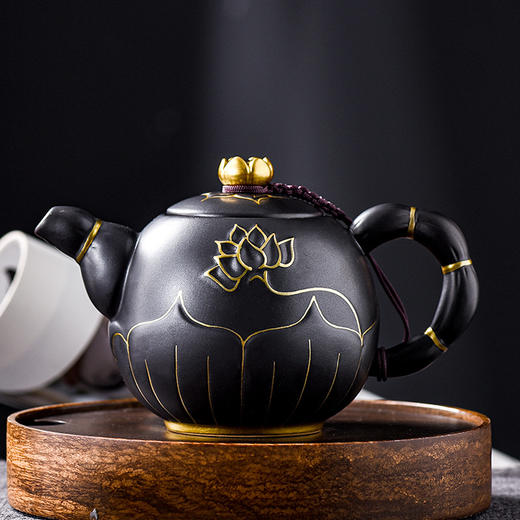 【日用百货】-描金复古莲花茶壶家用待客创意陶瓷泡茶壶 商品图3