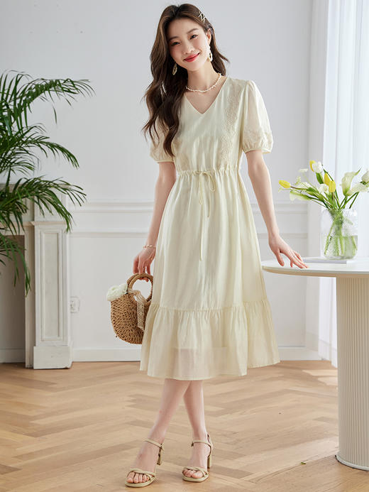 【专属特价】熙世界天丝连衣裙女高级感夏季气质收腰泡泡袖V领裙子2025年新款 商品图0