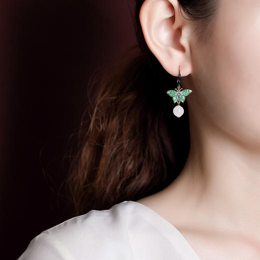 S925纯银和田白玉国潮景泰蓝圆珠蝴蝶耳坠CW-250 商品图3