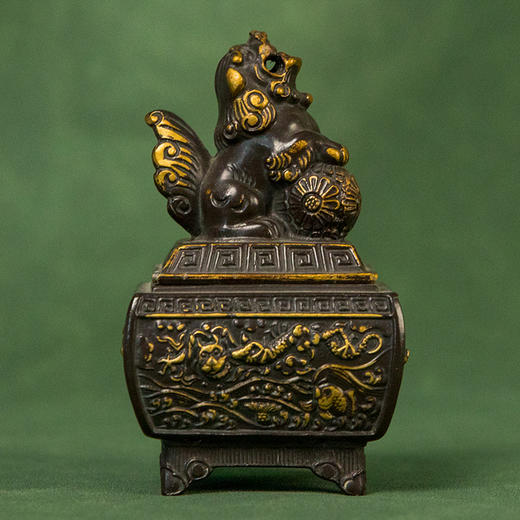 清 铜鱼化龙兽钮香薰 商品图0
