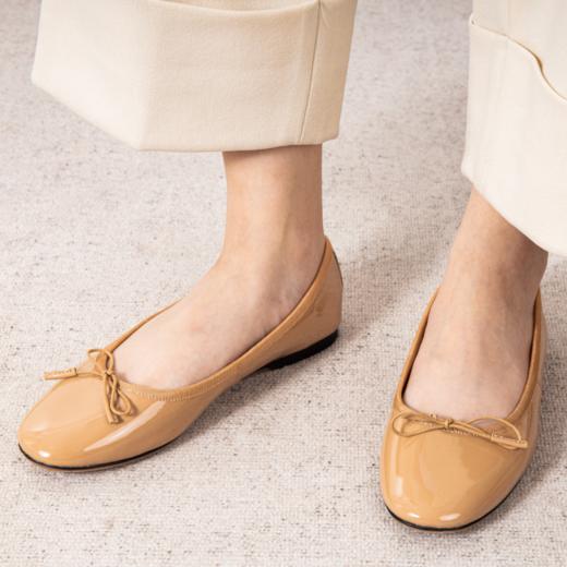 德芙琳Kacey Devlin漆皮平底蛋卷鞋|奢侈羊皮，千元质感，轻盈巨软久穿不累 商品图5