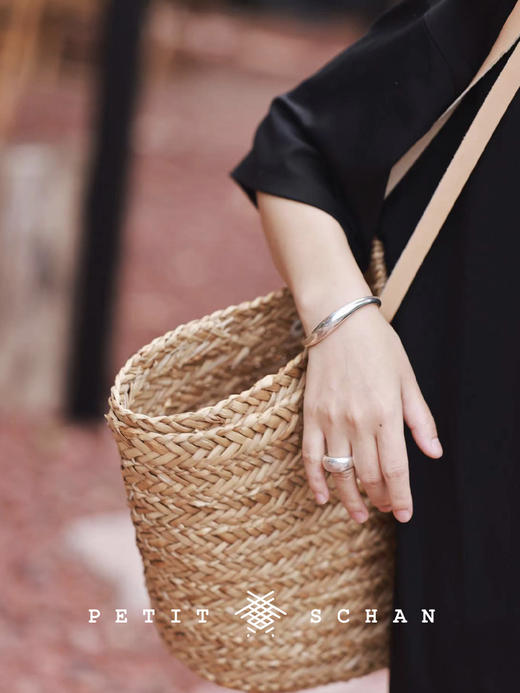 PETIT SCHAN小闪 JEW#007 Excellence like water上善若水  990足银设计款不规则开口手镯 商品图1