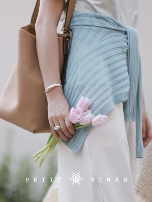 PETIT SCHAN小闪 JEW#007 Excellence like water上善若水  990足银设计款不规则开口手镯 商品图3