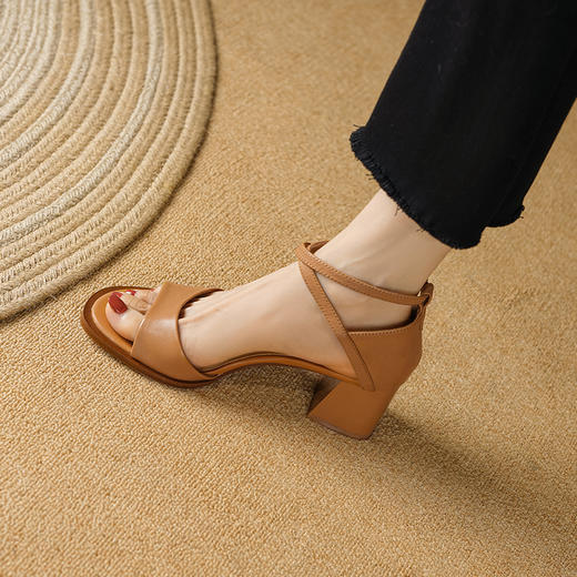 舒适百搭，罗马复古高跟羊皮凉鞋LCC-C9212 商品图3