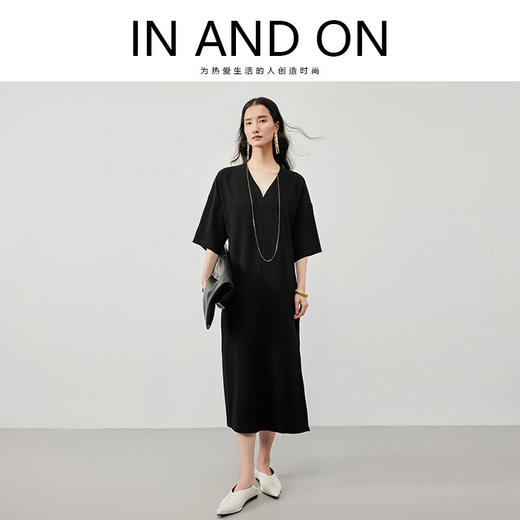 IN AND ON 53352夏季新款女V领系带重磅醋酸显瘦气质宽松开衩连衣裙 商品图0