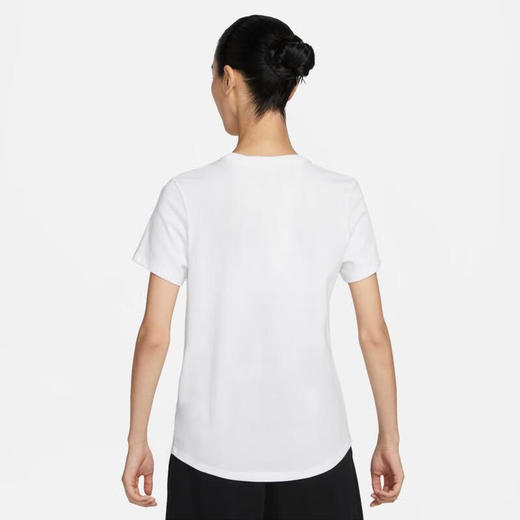 Nike耐克女子印花T恤 SPORTSWEAR ESSENTIALS DX7907-100 商品图1