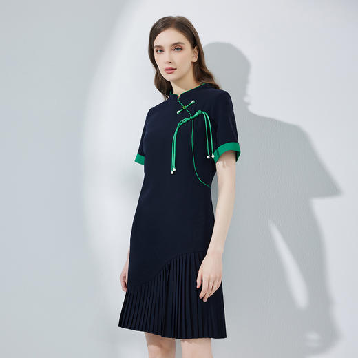 NF8N7斯尔丽瑟俪2023新款新中式旗袍设计流苏盘扣高腰节连衣裙 商品图2