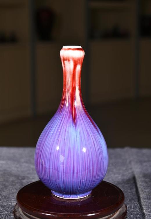 彩色丝毛釉蒜头瓶 商品图0