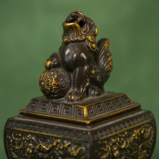 清 铜鱼化龙兽钮香薰 商品图2