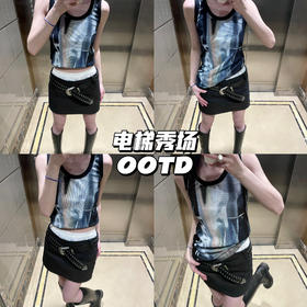 新品上身｜电梯对镜拍𝒐𝒐𝒕𝒅~