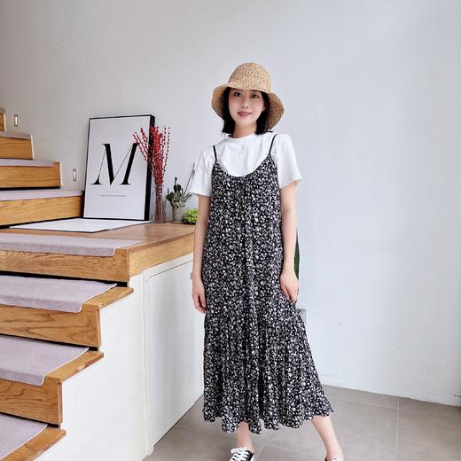 褶皱碎花V领吊带连衣裙女2023夏季宽松显瘦气质过膝长裙 商品图2