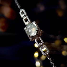 18k镶嵌翡翠小貔貅手链