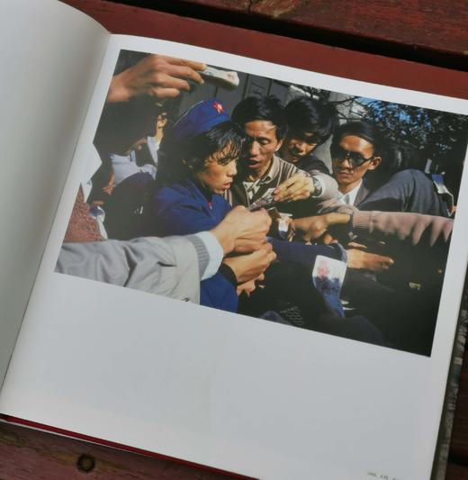 《昨天的中国（增订珍藏版）》，精装，12开，[法]阎雷著，贵州人民出版社2023年5月一版一印，定价298，售价149元。赠送“昨日的中国”编织袋+2024年挂历一份。 商品图8