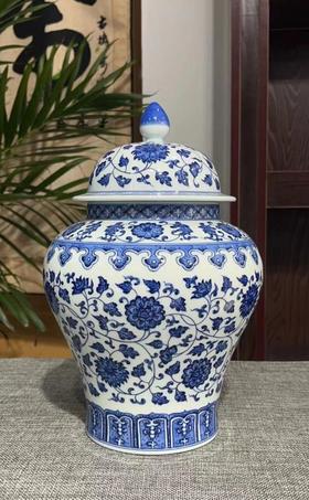 柴窑经典缠枝莲将军罐