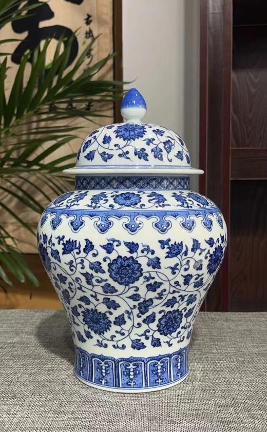 柴窑经典缠枝莲将军罐 商品图0