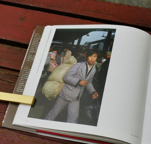 《昨天的中国（增订珍藏版）》，精装，12开，[法]阎雷著，贵州人民出版社2023年5月一版一印，定价298，售价149元。赠送“昨日的中国”编织袋+2024年挂历一份。 商品图10