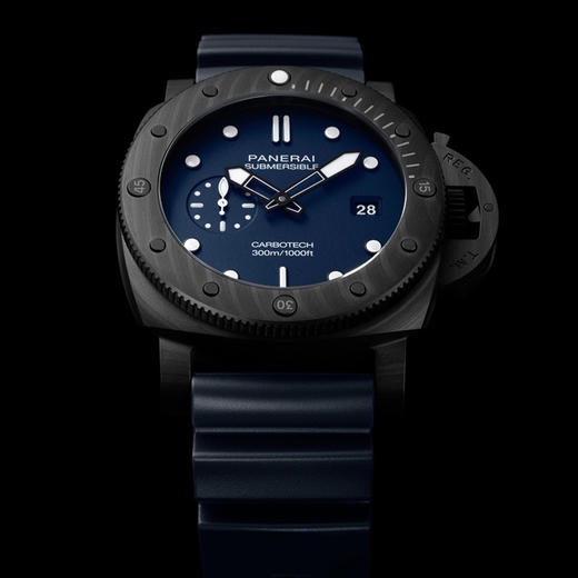沛纳海 Panerai   Submersible潜行系列 QuarantaQuattro Carbotech™ Blu Abisso腕表 PAM01232 商品图1