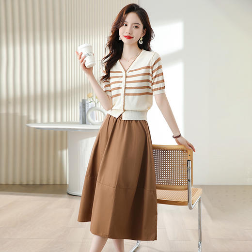 夏季新款休闲时尚舒适高腰设计针织条纹上衣半身裙套装HR-WA83029 商品图0